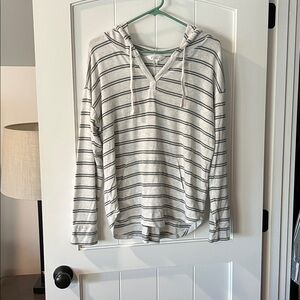 Market & Spruce Gray and White Striped Pullover